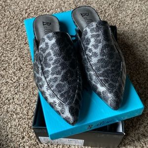 Bellini Silver Leopard Mule, size 6.5